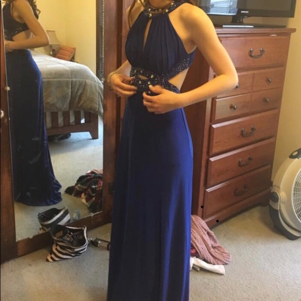 Prom dress - Picture 2 of 2